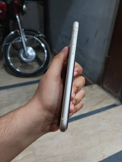 iphone 11 waterpack 03217774146 whatsapp plz