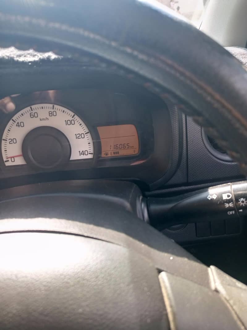 مجھے ایکسیڈینٹ گاڑی چاہیے آلٹو پاکستانی نیو جس کے پاس بھی ہو رابطہ ا 1