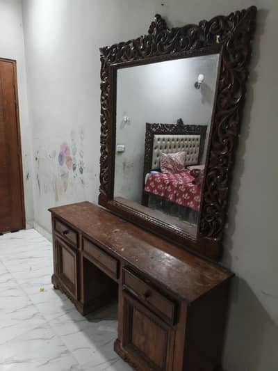 dressing table
