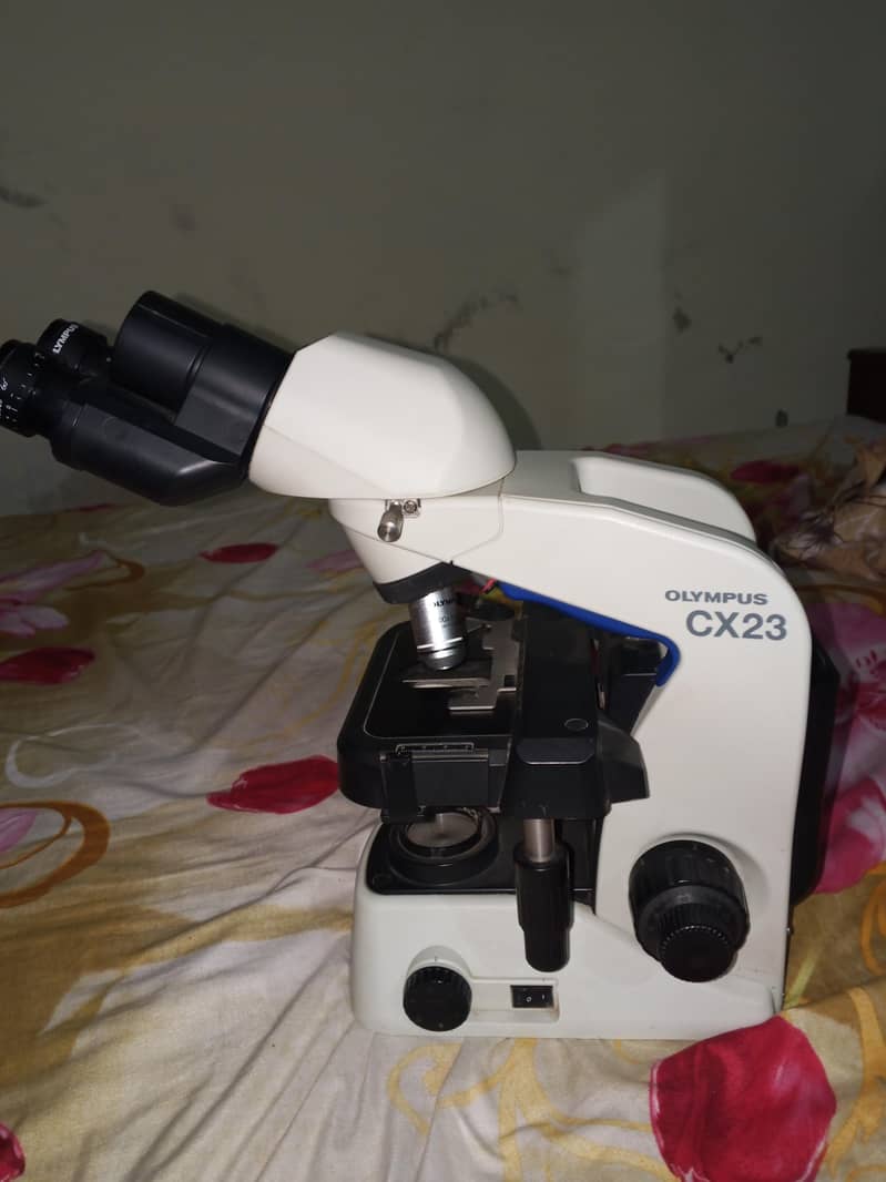 Olympus CX23 Optical Microscope. 0