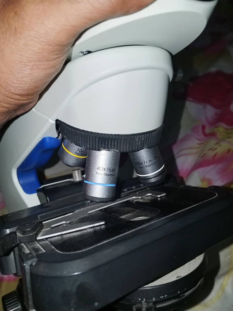 Olympus CX23 Optical Microscope. 3