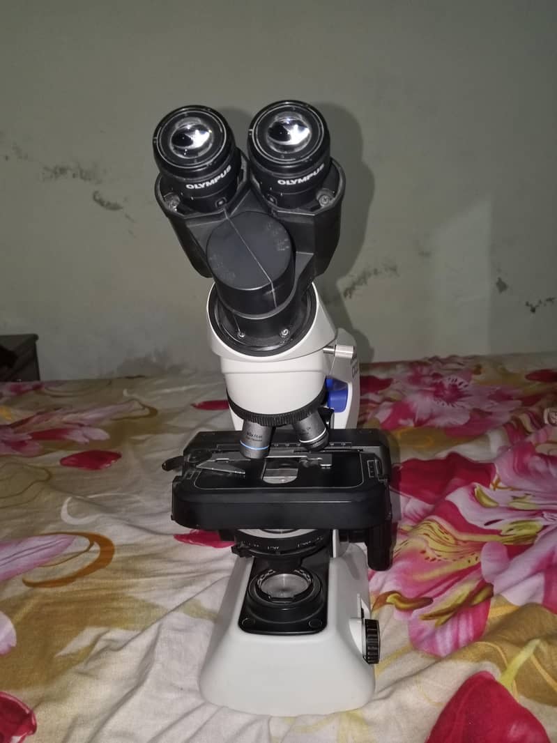 Olympus CX23 Optical Microscope. 4