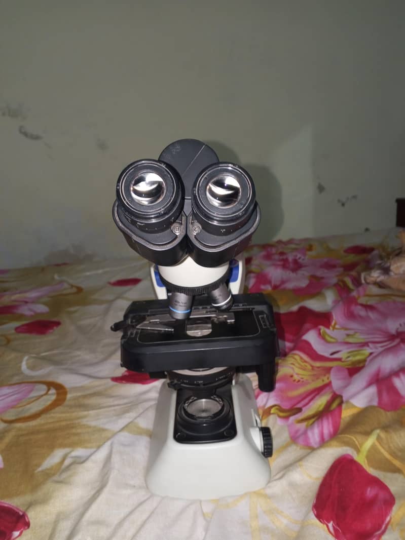 Olympus CX23 Optical Microscope. 6