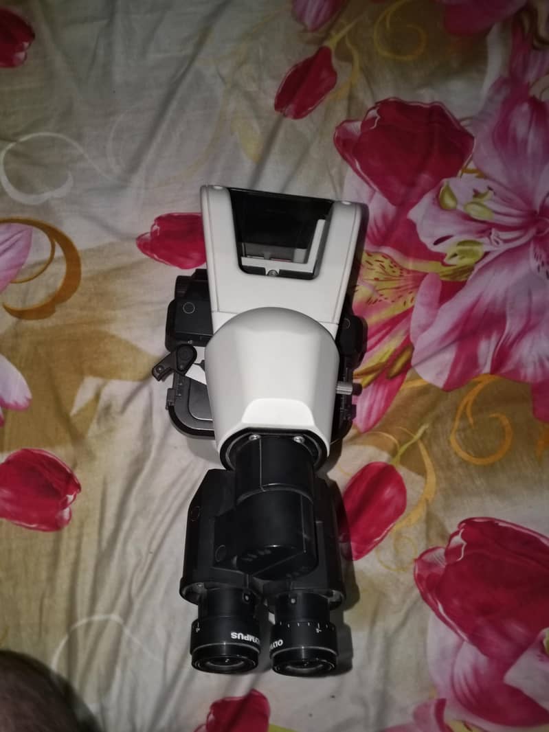 Olympus CX23 Optical Microscope. 7