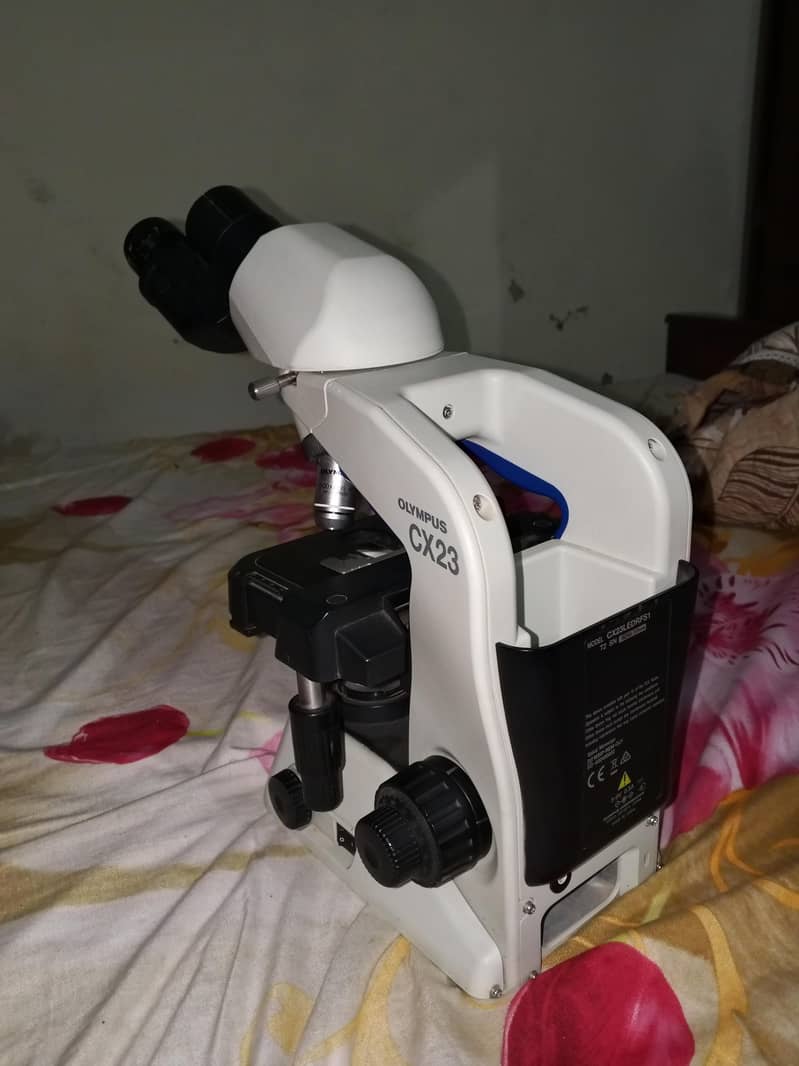 Olympus CX23 Optical Microscope. 9