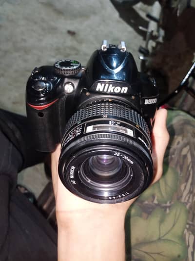 nikon D3000 with Af nikor 35-70mm lens