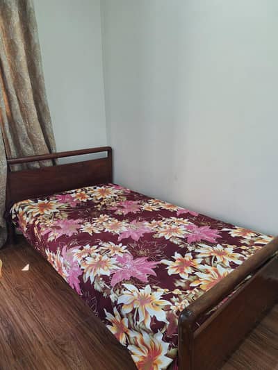 Single bed ( mazboot  lkri)