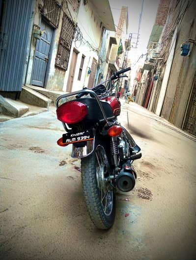 Honda 125 self start new condition  10/10