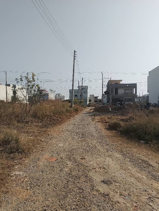 6 Marla Ideal Location Plot 2