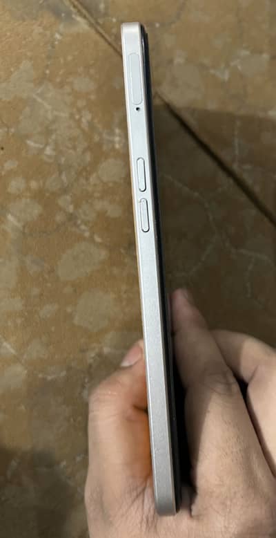 Oppo f 21 pro 8/128 10/10 condition all okay only box available