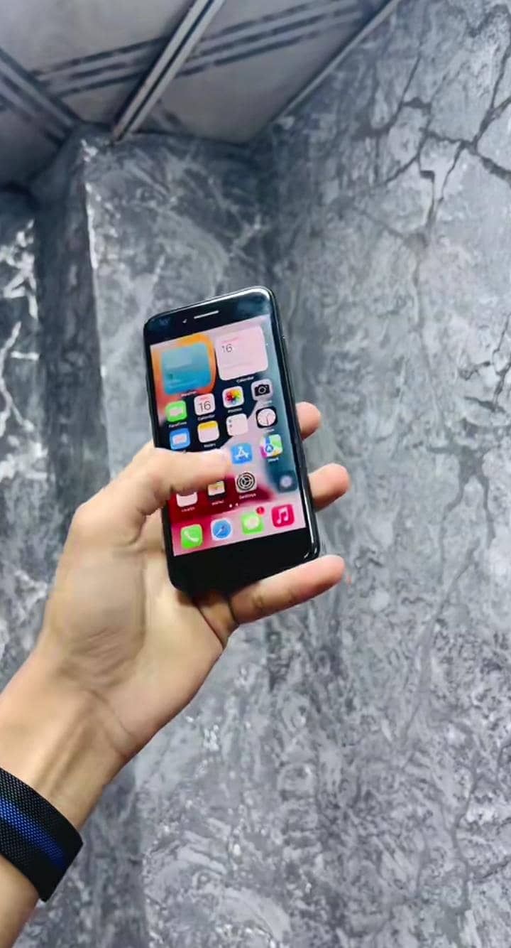 IPHONE 7 PTA . 1