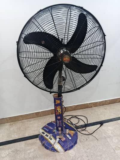 PRISTINE CONDITION GFC PESDISTAL FAN