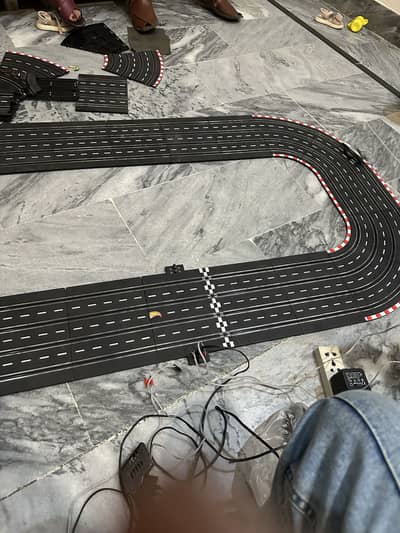 Magnetic Flot Car Big Track 4 Car And 4 Remote with Good