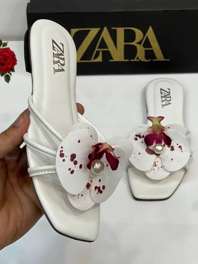 Zara flower slipper. .