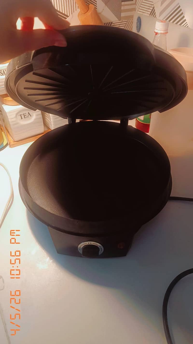 imported pizza maker 3