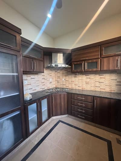 G-13/2 upper portion for rent 8 marla