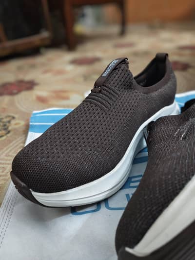 Sketcher slip in Brown