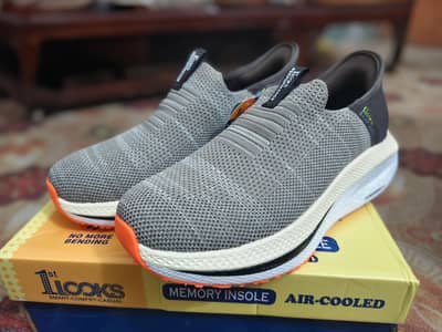 1st look Sketcher slip in Ultrasoft