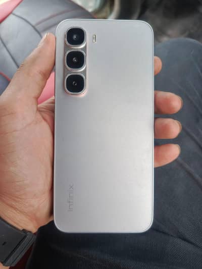 Infinix hot 60 pro.  03224670421