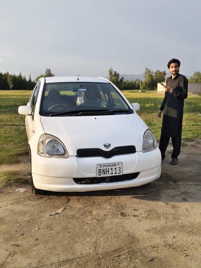 vitz car for sale Original 1.3, model 2000 and 10 Register