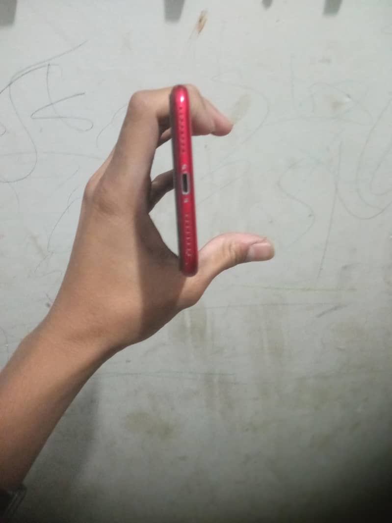 iphone 8 10/10 condition 1