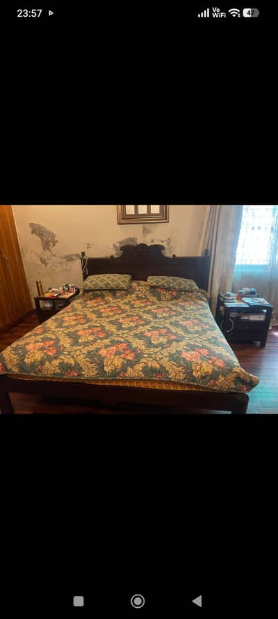 5 years old bed as good as new with side tables