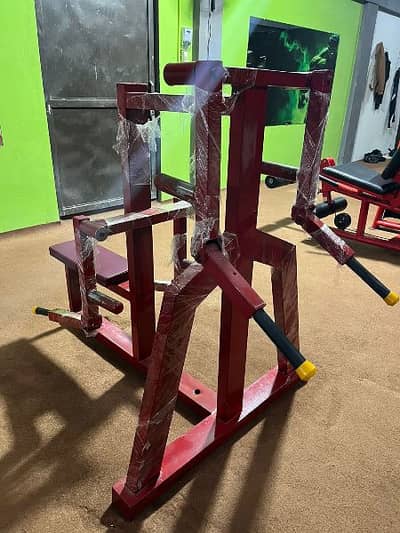 BRAND NEW GYM SHOULDER AND CHEST MACHINES