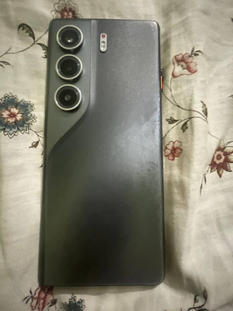Tecno 40 pro 0
