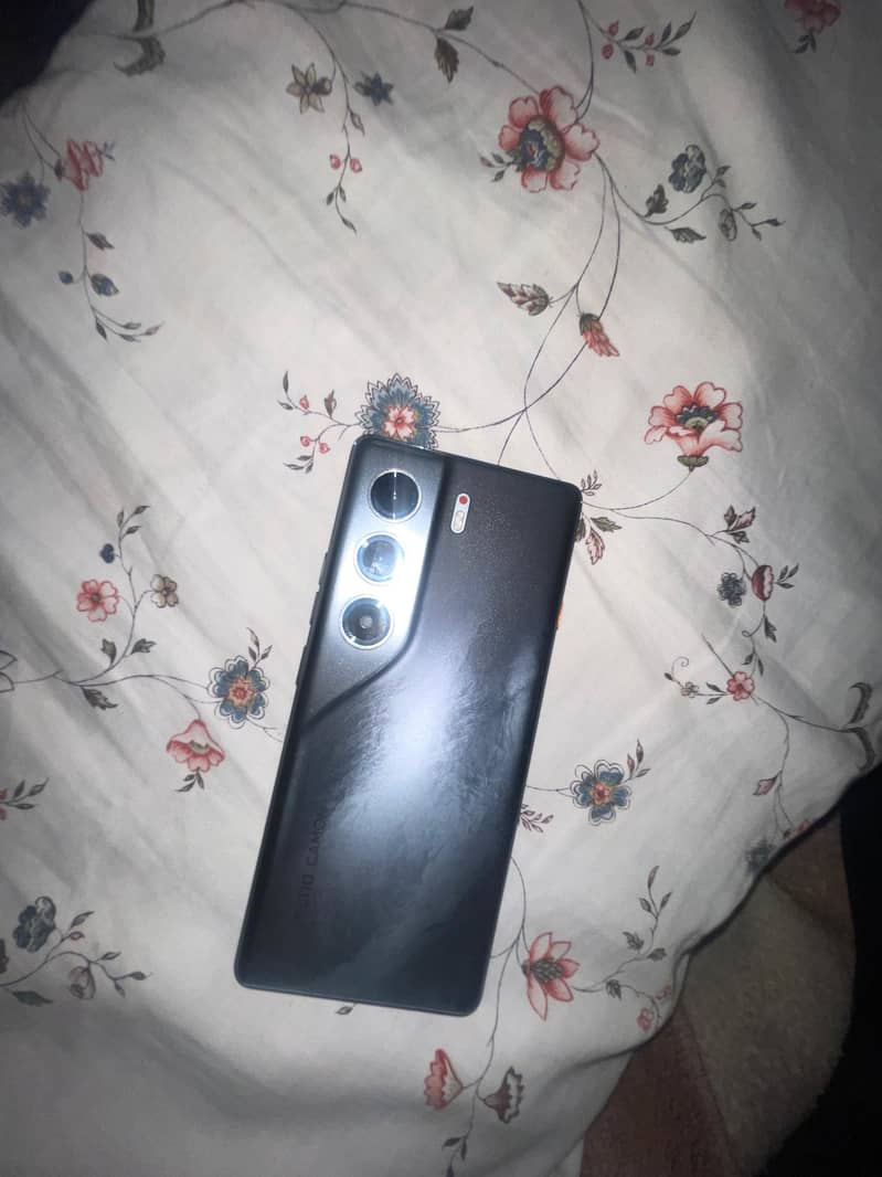 Tecno 40 pro 1
