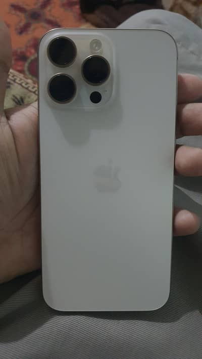 I phone 16 pro Max Golden Factory Unlocked with Box and Cable