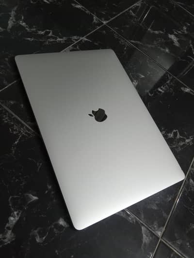 MacBook pro 2019_16"inch | i9 | 64GB | 1TB SSD | Graphic card 8GB