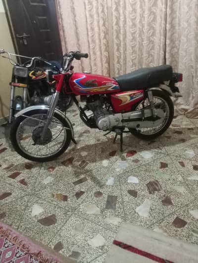 united 125.2020in lalukhet add detail parhe SB likha h 03112984471