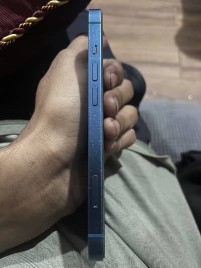 Iphone 13 10/10 condition