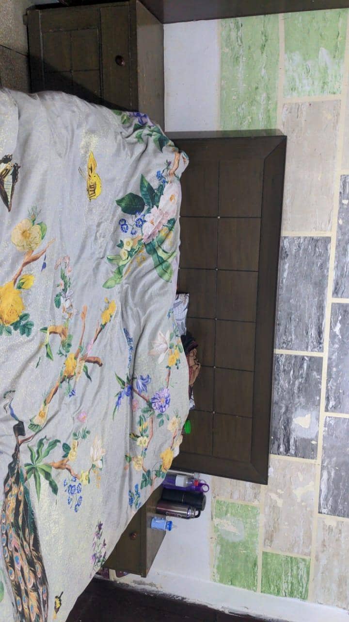 bed dressing side table without mirror without matress 1