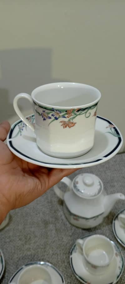 I want to sale my tea set