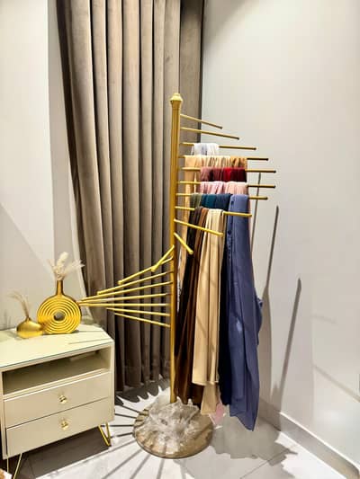 Clothes rack organiser