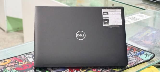 dell 7390 / Core i5-8th gen / 8gb Ram-256gb SSD