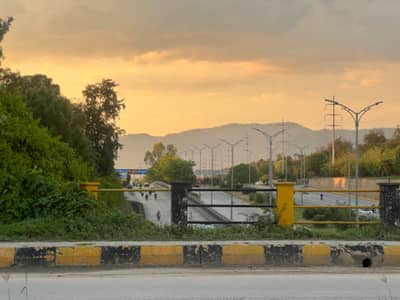 ME3 1 Kanal 50x90 plot on Allama Iqbal Avenue for sale 3Years plan