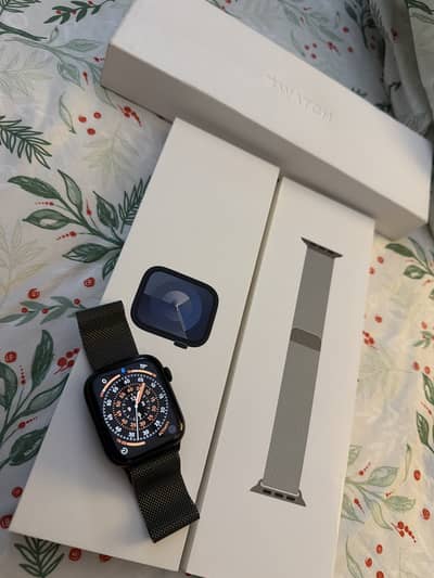 APPLE WATCH SERIES 9 GENUINE 10/10 with original Apple Graphite Strap