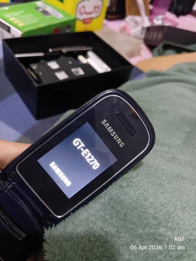 Samsung flip phone E1270