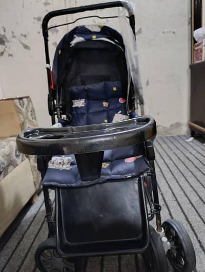 2 kid easily sit on that contact number 03214331096