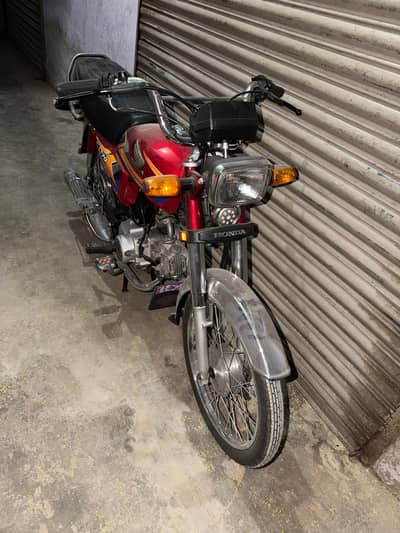 Honda CD70 2022