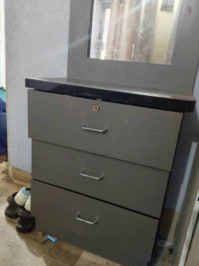 dressing table 2
