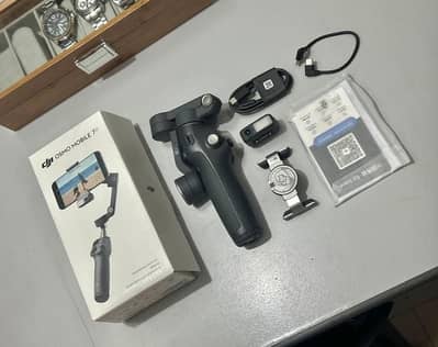 DJI Osmo Mobile 7 Pro (Mobile Gimbal) OM7P