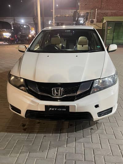 Honda city ivtec 1.3 automatic White colour