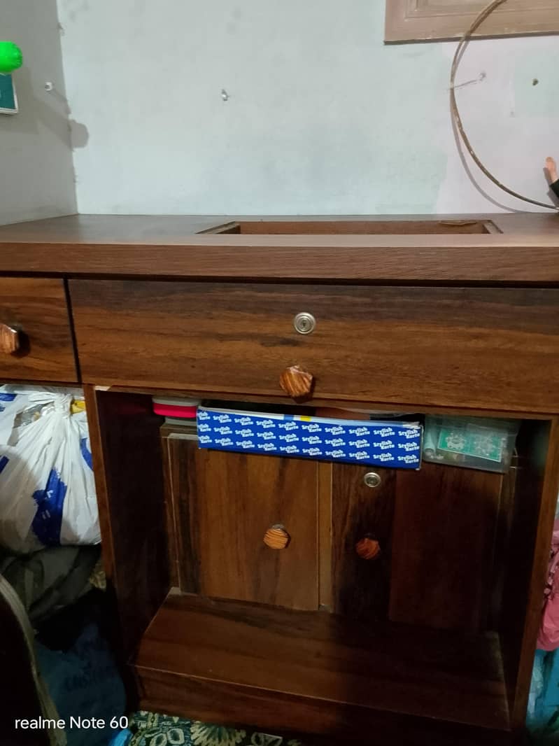 silai machine table 0