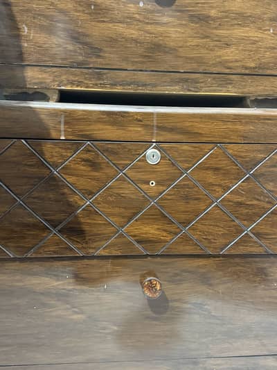 Queen Size Bed Set for Sale – Slightly Used