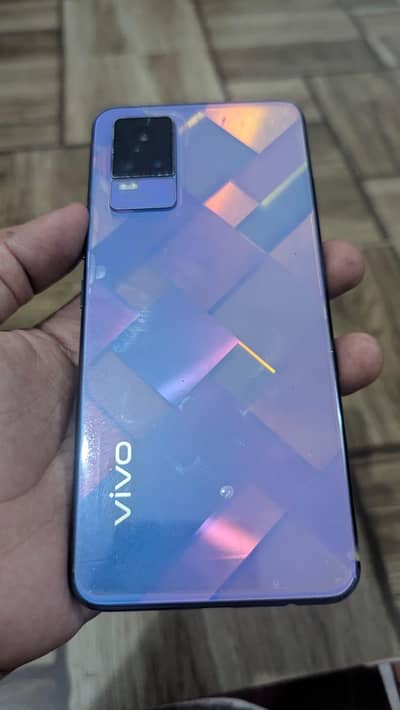 vivo v21e 8/128 10/9  with box and charger