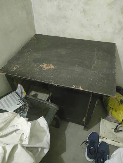 Wooden Iron Stand / Iron Table – Strong & Useful