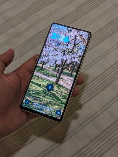 Pixel 7 - Official PTA - 9.5/10 - Lemon